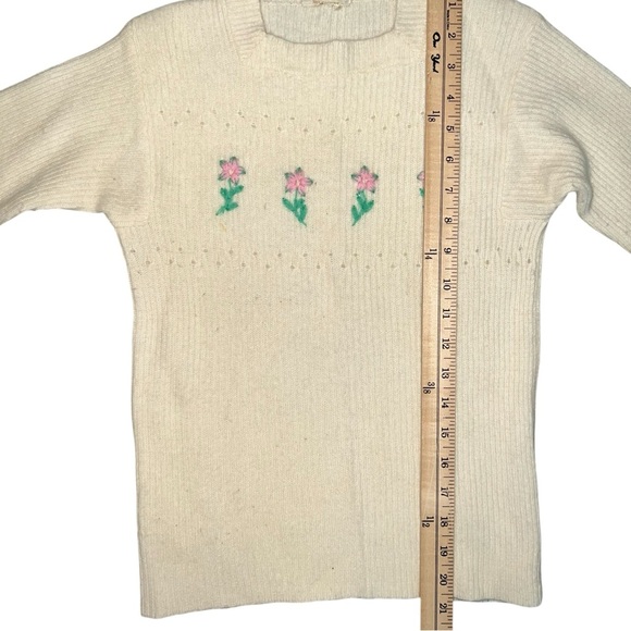 Vintage Sweater Crochet Flowers - Picture 8 of 8